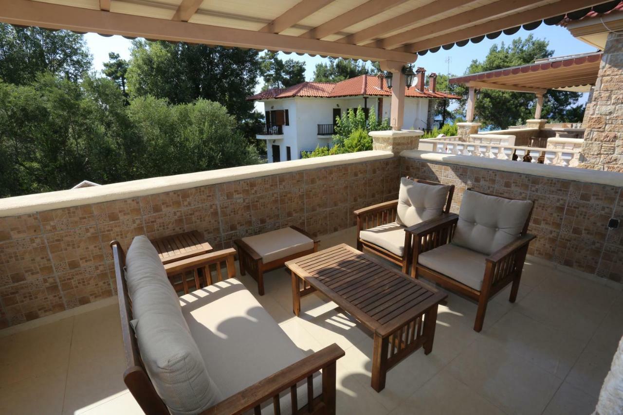 Villa Argo 3 - Beachfront, Big Gardens, Location! Pefkochori Dış mekan fotoğraf