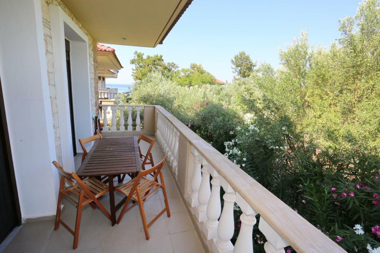 Villa Argo 3 - Beachfront, Big Gardens, Location! Pefkochori Dış mekan fotoğraf