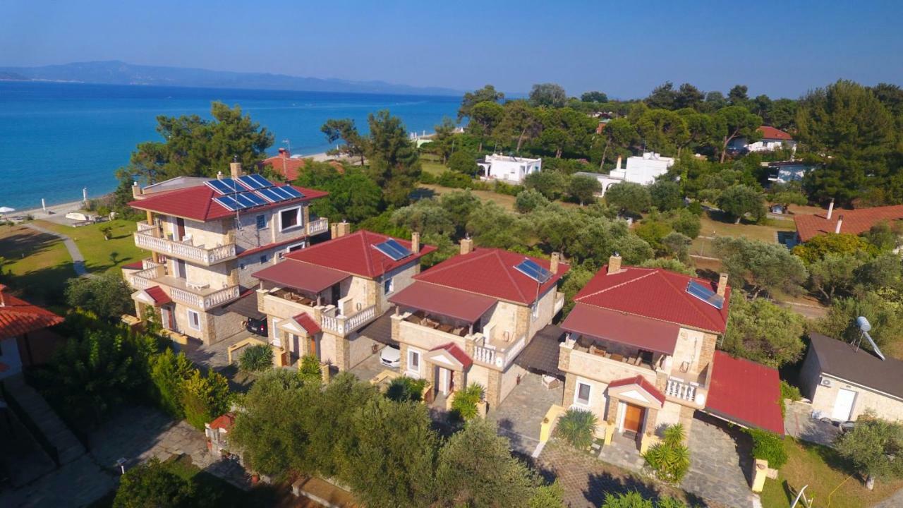 Villa Argo 3 - Beachfront, Big Gardens, Location! Pefkochori Dış mekan fotoğraf