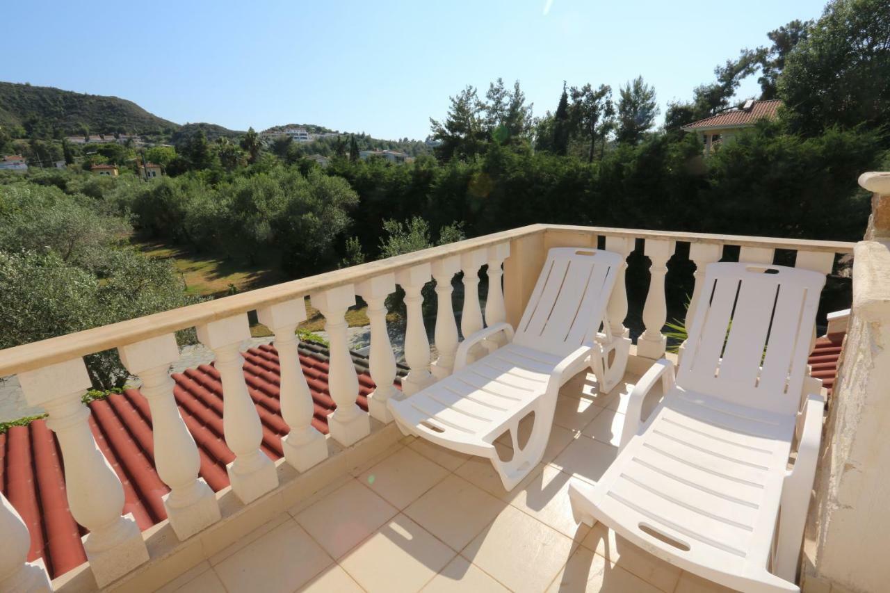 Villa Argo 3 - Beachfront, Big Gardens, Location! Pefkochori Dış mekan fotoğraf