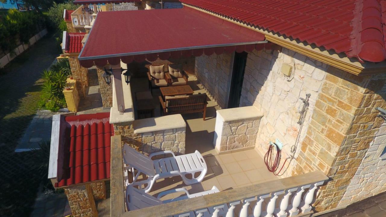 Villa Argo 3 - Beachfront, Big Gardens, Location! Pefkochori Dış mekan fotoğraf