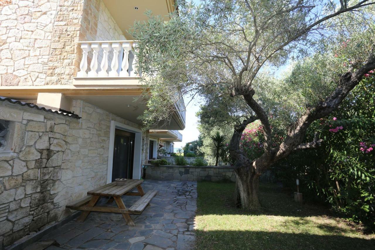 Villa Argo 3 - Beachfront, Big Gardens, Location! Pefkochori Dış mekan fotoğraf