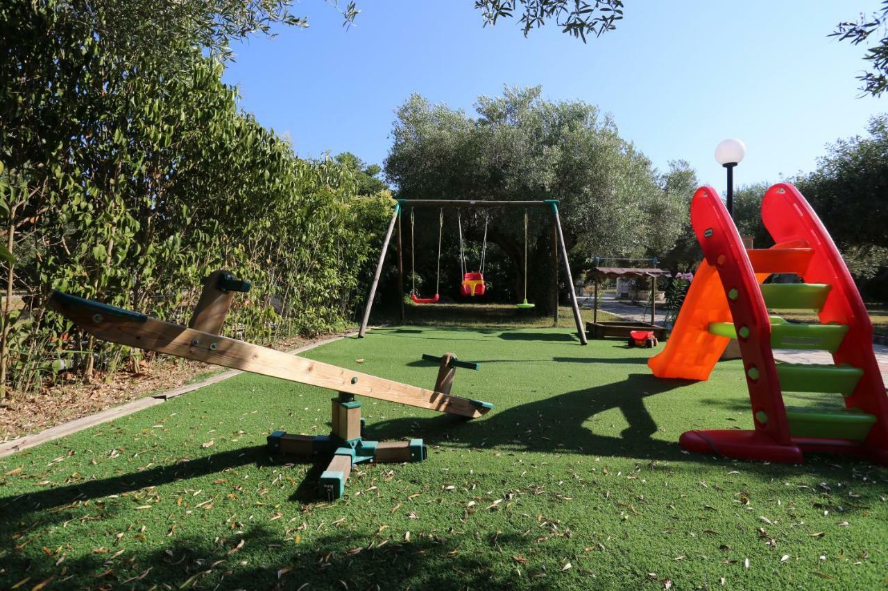 Villa Argo 3 - Beachfront, Big Gardens, Location! Pefkochori Dış mekan fotoğraf
