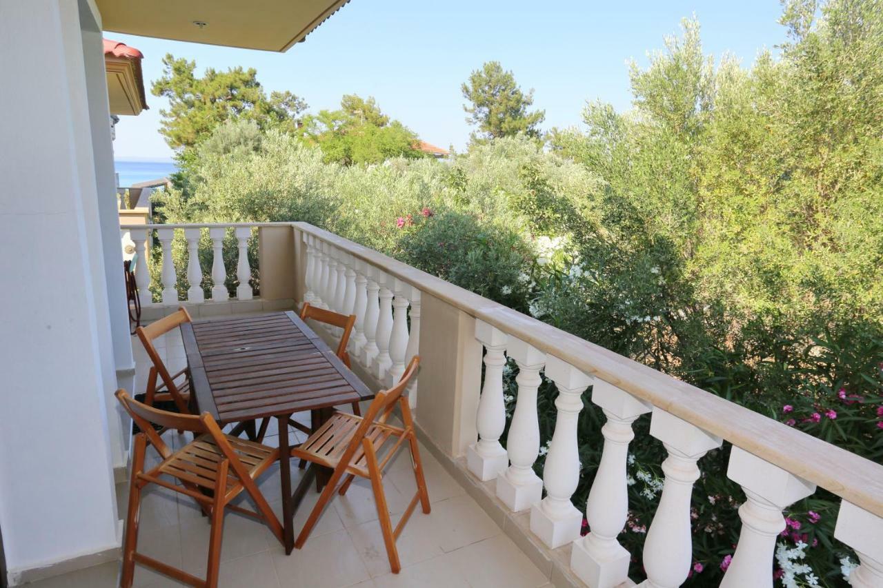 Villa Argo 3 - Beachfront, Big Gardens, Location! Pefkochori Dış mekan fotoğraf