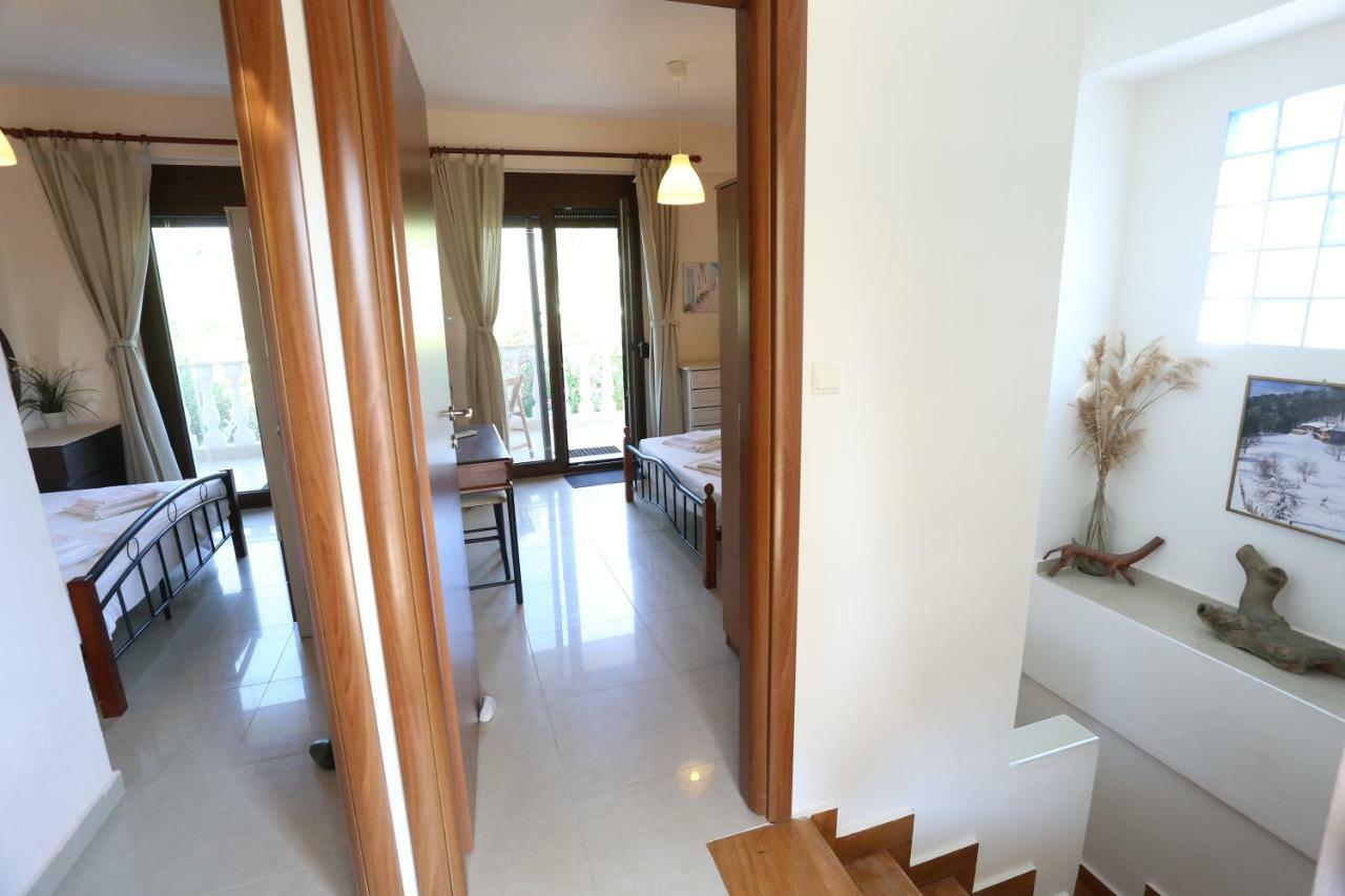 Villa Argo 3 - Beachfront, Big Gardens, Location! Pefkochori Dış mekan fotoğraf