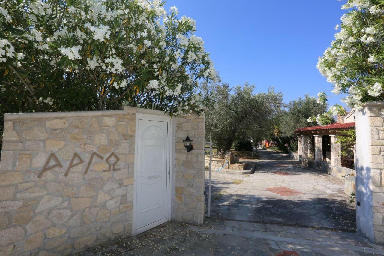 Villa Argo 3 - Beachfront, Big Gardens, Location! Pefkochori Dış mekan fotoğraf