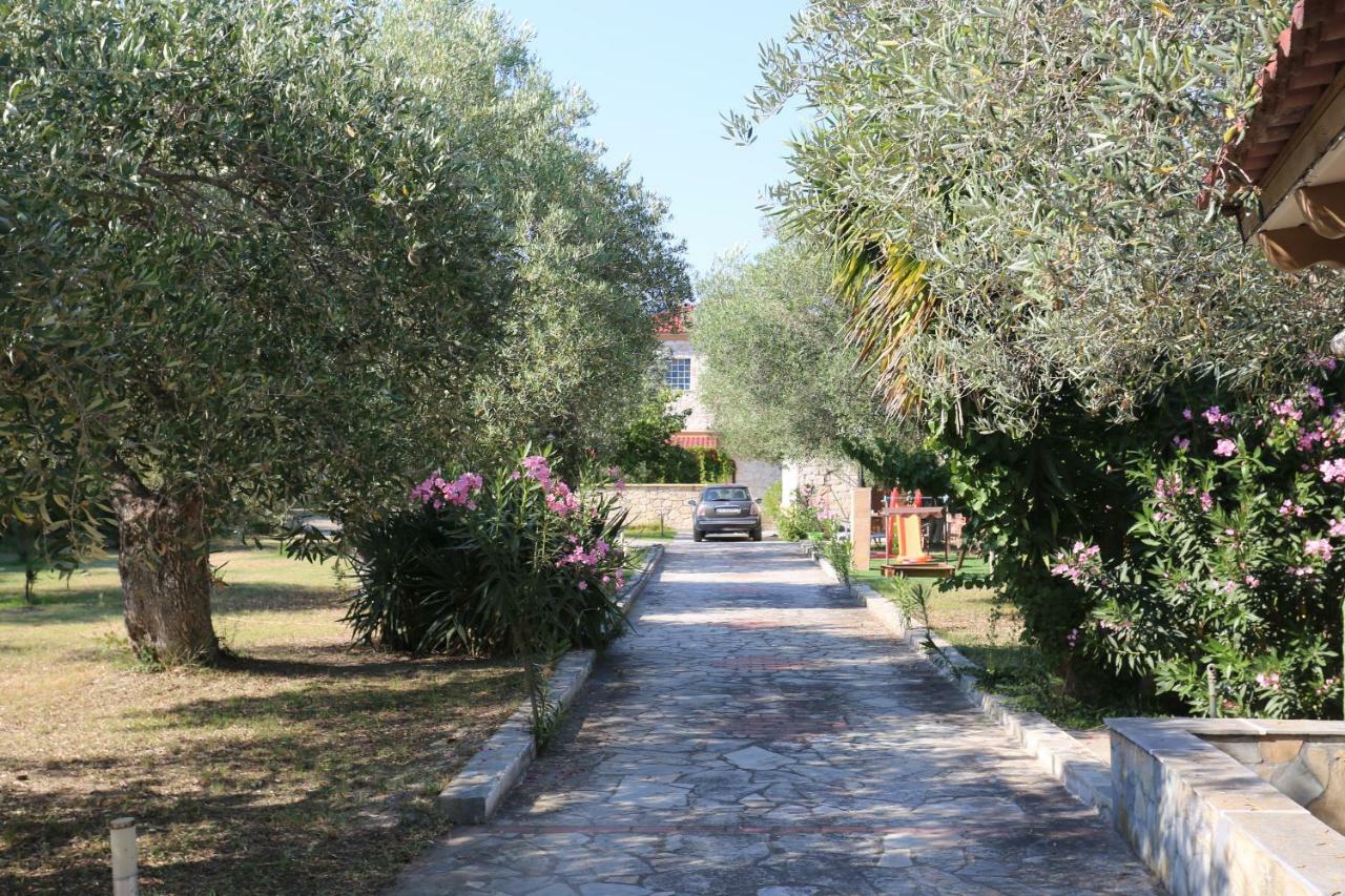 Villa Argo 3 - Beachfront, Big Gardens, Location! Pefkochori Dış mekan fotoğraf