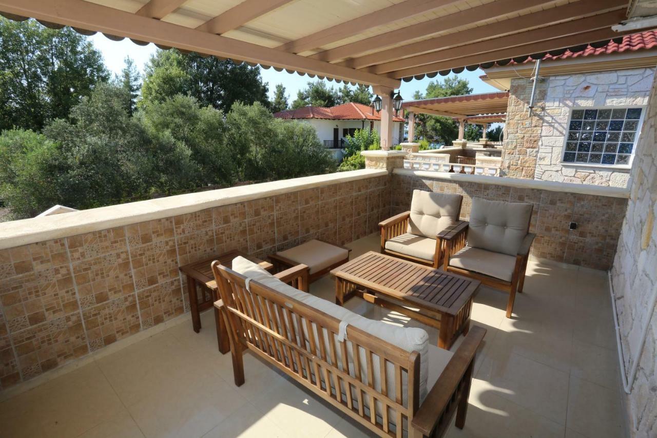 Villa Argo 3 - Beachfront, Big Gardens, Location! Pefkochori Dış mekan fotoğraf